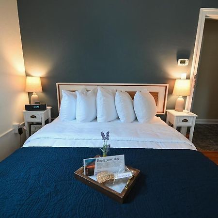 The Lakehouse Inn Geneva Ngoại thất bức ảnh