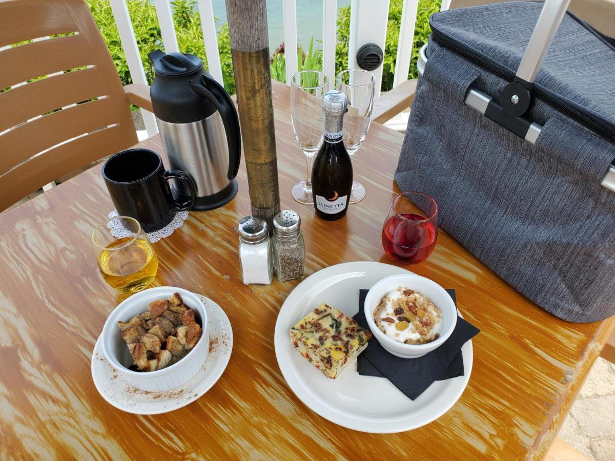 The Lakehouse Inn Geneva Ngoại thất bức ảnh