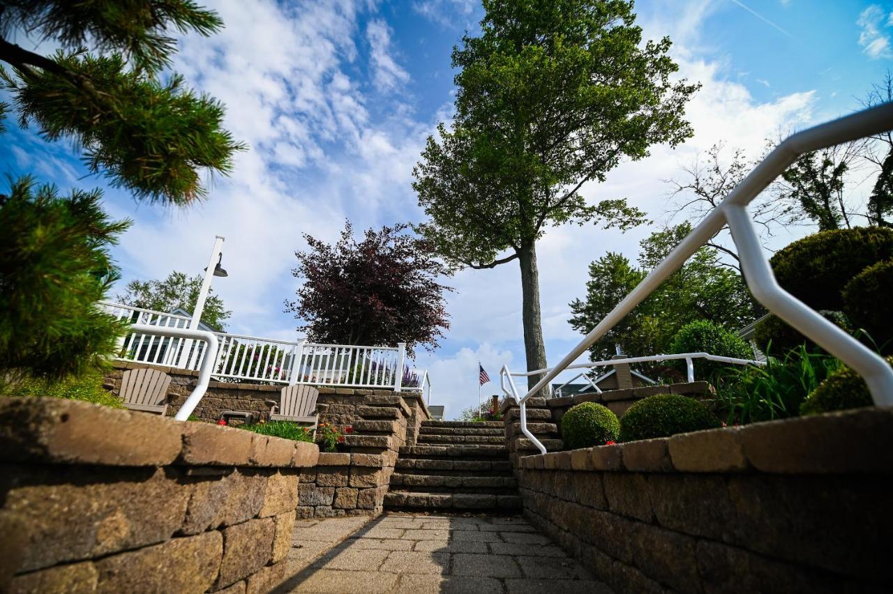 The Lakehouse Inn Geneva Ngoại thất bức ảnh