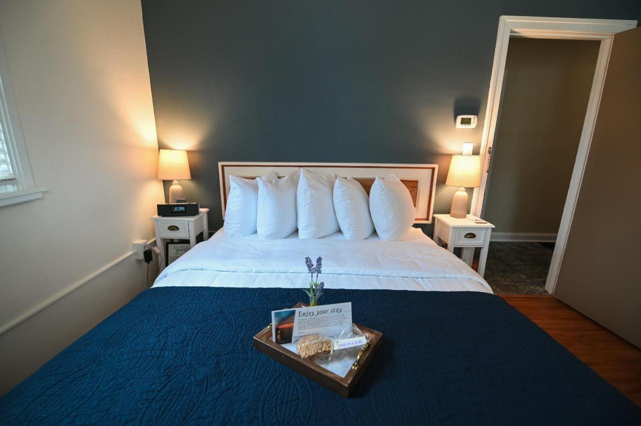 The Lakehouse Inn Geneva Ngoại thất bức ảnh