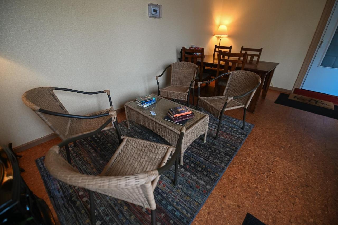 The Lakehouse Inn Geneva Ngoại thất bức ảnh